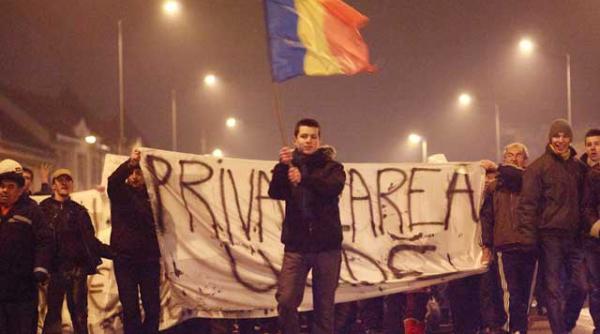 mii de oameni au blocat circulatia la targu mures pentru a l sustine pe raed arafat