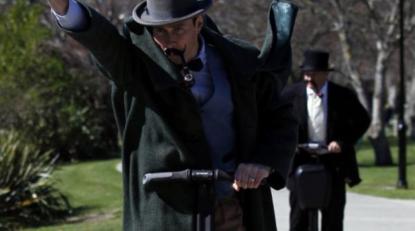 nostradamus ii un american prezicea in 1900 aparitia televiziunii a fotografiei digitale si a telefoanelor mobile