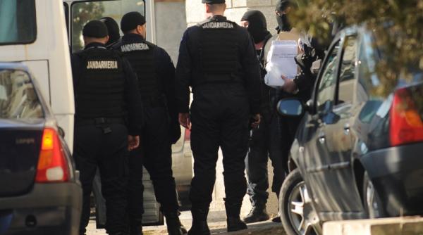 focuri de arma pentru prinderea unor hoti de fier vechi