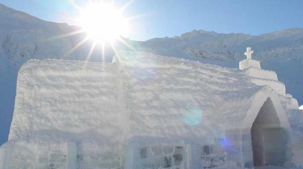 nunti si botezuri la rece in biserica de gheata de la balea