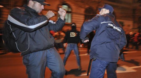protest in piata universitatii din bucuresti imaginile zilei 14 ianuarie 2012