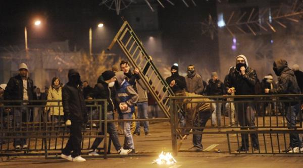 france presse satui de austeritate si de oamenii politici romanii protesteaza