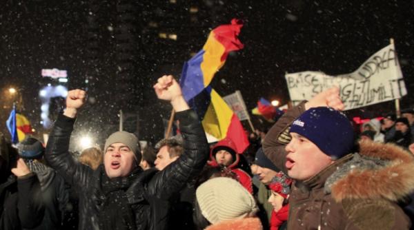 bilantul protestelor de ieri mii de manifestanti 110 persoane duse la sectii dosare penale 16 raniti o persoana arestata pentru ultraj