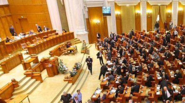 conducerea parlamentului se reuneste maine pentru a discuta convocarea sesiunii extraordinare