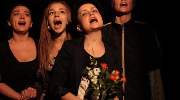 noi4 cu patru frumoase nebune ale marelui bucuresti