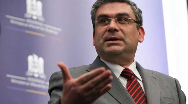 pdl isi arunca laturile peste protestatari