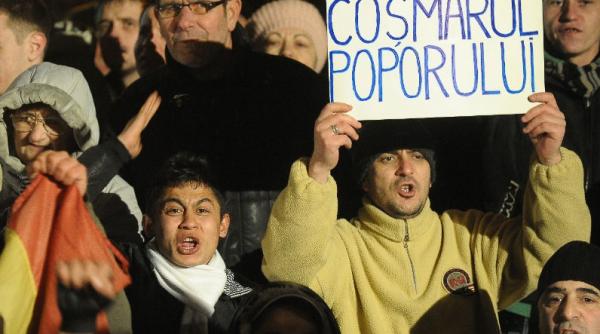 proteste in tara basescu boc si autoritatile locale tintele scandarilor