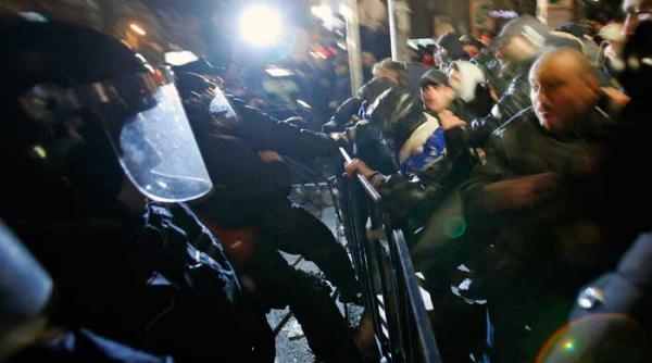 casca se pune la ordin nu cand vor jandarmii