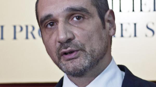 lazaroiu neaga implicarea in campania facebook alaturi de presedintele nostru