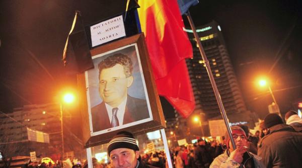 a saptea zi de proteste jandarmii au periat zona universitate romana locuitorii striga din balcoane nu dati in copii