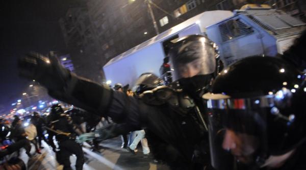 vezi filmul degenerarii protestului din piata universitatii galerie foto