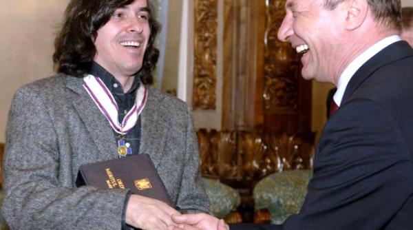 cartarescu cere demisia lui basescu si alegeri anticipate