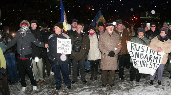 a noua zi de proteste ninsoarea nu sperie piata universitatii ploua ninge noi tot vom invinge live text