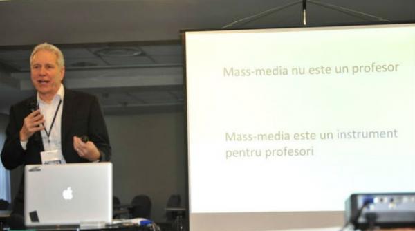 elevi romani educati cu televizorul de discovery channel chiar in scoli