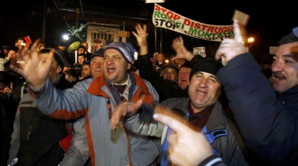 toma necredinciosul din piata universitatii nu crede in cifrele oficiale asa ca tine singur evidenta numarului protestatarilor video