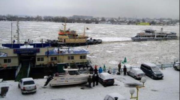 trei salupe s au scufundat in portul tulcea din cauza ninsorilor