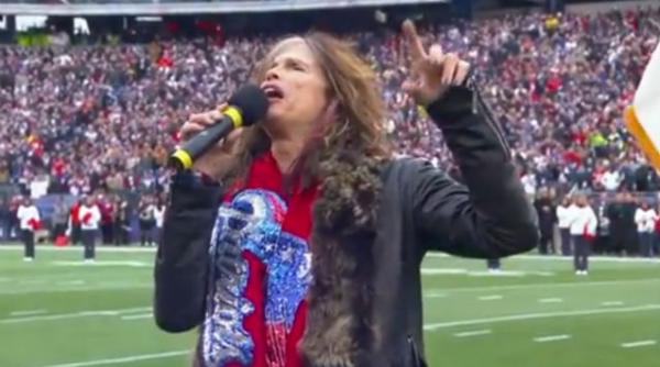 steven tyler criticat pentru felul in care a cantat imnul national la un meci de fotbal video