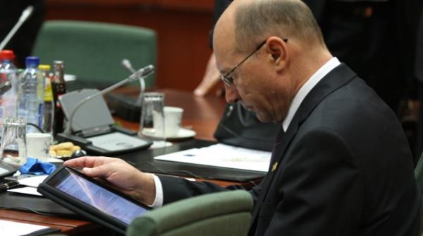de la palat basescu da mesaje online catre popor