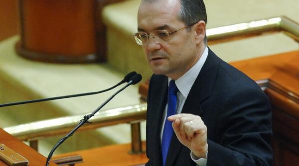 emil boc in parlament revolutionarii trebuie sa inteleaga si ca nu exista alte alternative pentru indemnizatiile lor