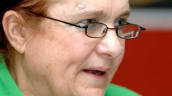 lucia hossu longin crede in radicalismul protestelor piata universitatii zona libera de neocomunismul portocaliu