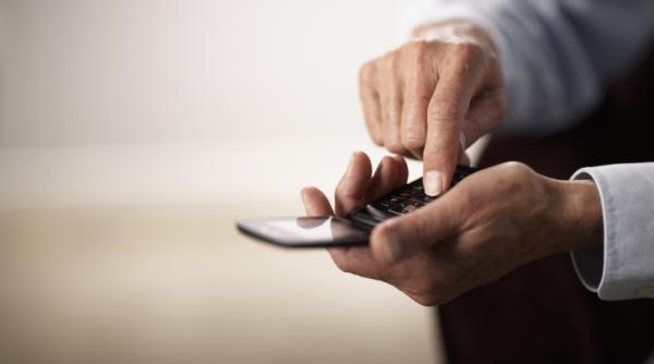 romanii ar putea plati la comercianti cu telefonul mobil din acest an