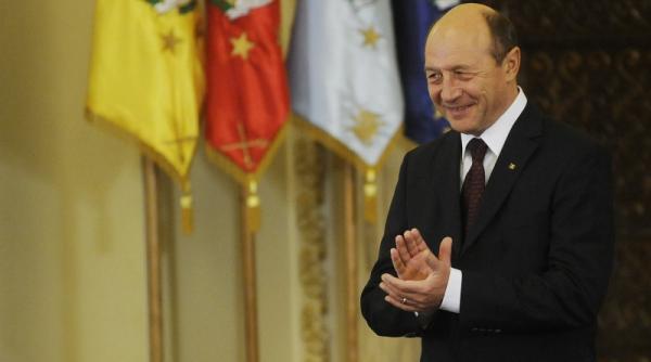 veselia demolarii si tristetea succesului