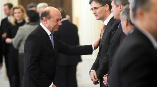 farsa lui tolontan pe blog traian basescu va propune concesii guvern de tehnocrati si retragerea legii de comasare a alegerilor