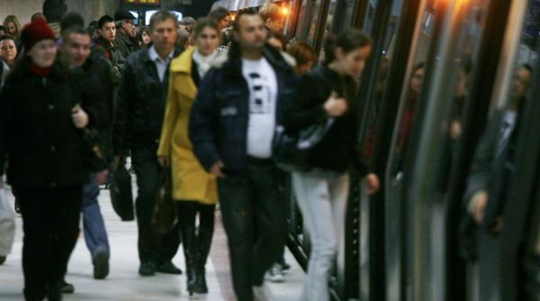 metrorex trenurile de metrou au fost suplimentate si circula la intervale de aproximativ trei minute