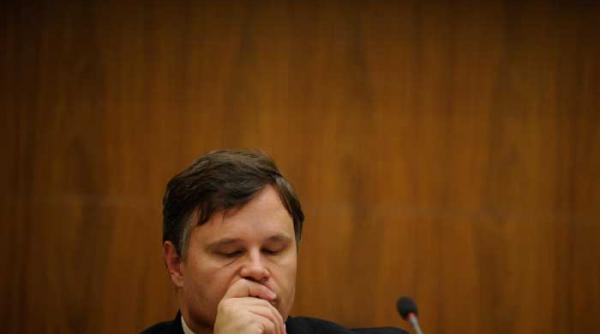 negocieri fmi sub presiunea strazii