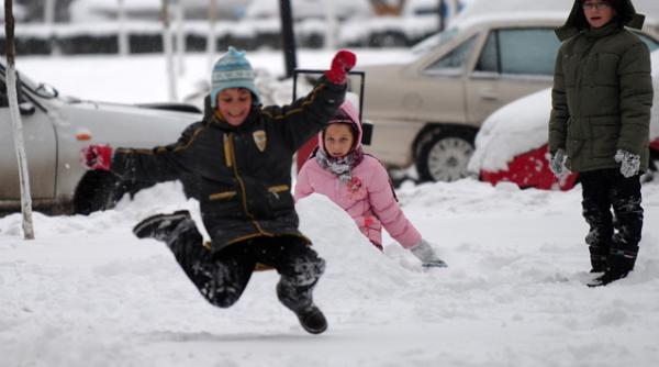 patru scoli si o gradinita din patru judete inchise din cauza vremii