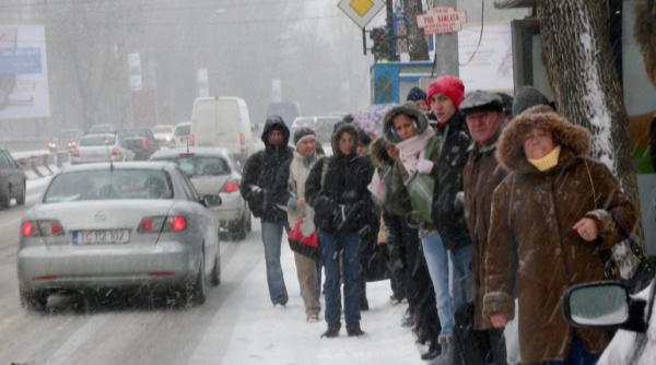 autobuzele ratb nu mai ajung la aeroportul otopeni sunt intoarse in zona aeroportului baneasa