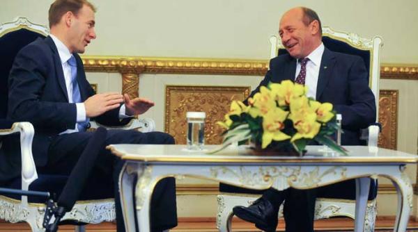 basescu serveste fondul monetar cu bancuri