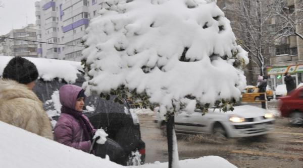 romania sub zapada trafic inchis pe a1 si a2 vezi lista drumurilor inchise a trenurilor si a curselor aeriene anulate