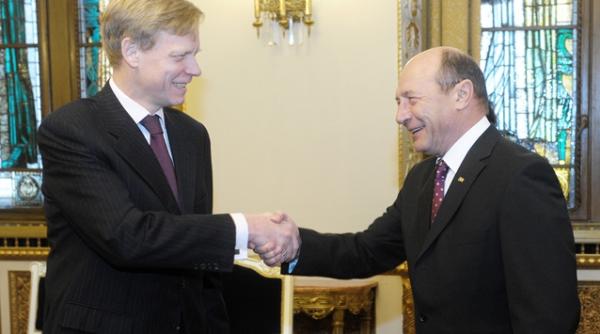 basescu e bucuros ca bancile austriece raman in romania