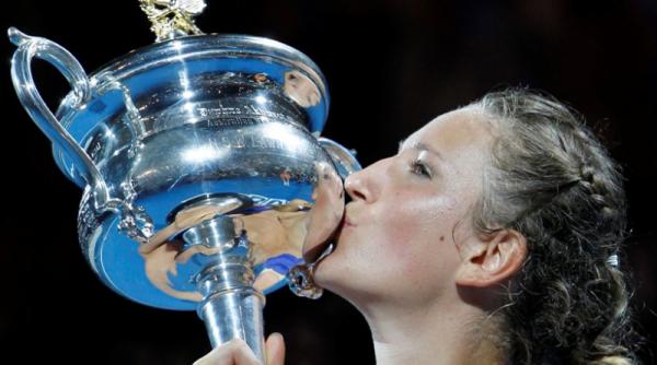 azarenka a facut instructie cu sarapova in finala australian open si e noul lider mondial la feminin video