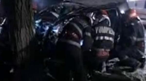 accident grav in vaslui sase persoane au murit dupa ce masina in care se aflau a intrat intr un pom