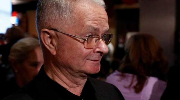 alunecos alunecos sarpele cu ochelari