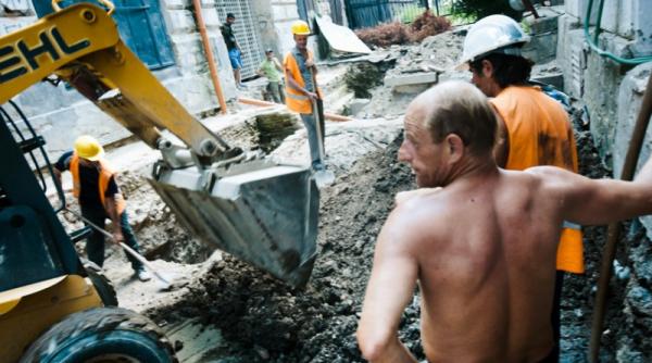 care angajati au salariile cu peste 40 mai mari fata de acum trei ani