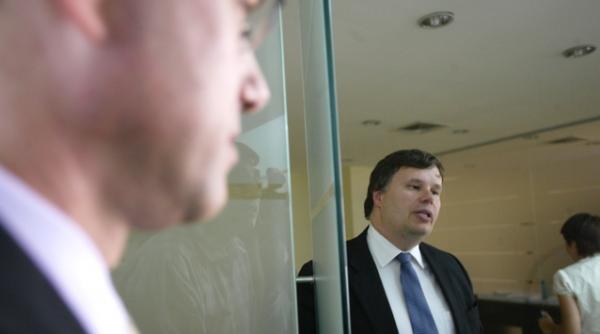 petrecere mare cu jeffrey franks si sorin blejnar la busteni video