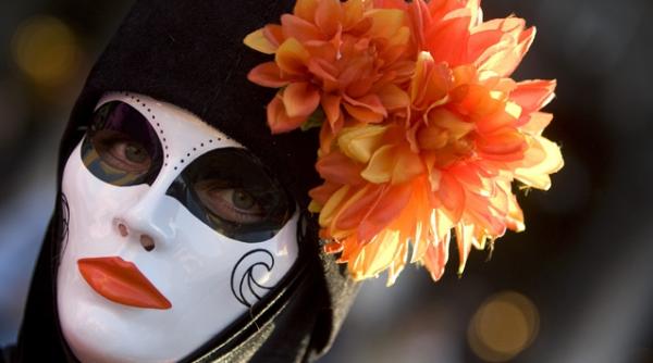 la venetia carnaval cu romani si muzica balcanica