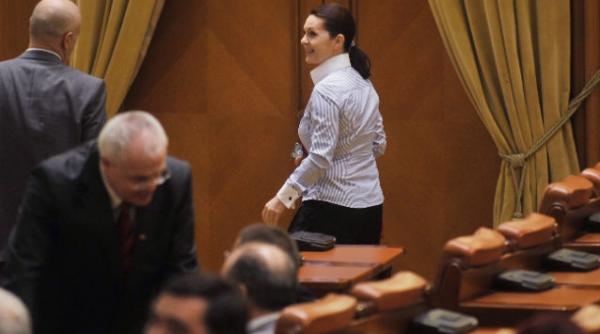 adriana saftoiu a demisionat din camera deputatilor vezi cum si a motivat decizia