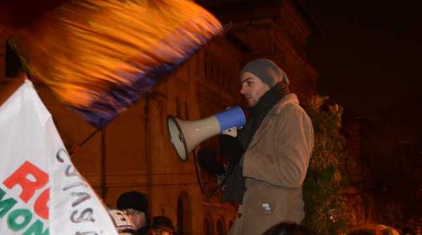cand vom fi o suta de mii de oameni s ar putea ca politicienii sa ne asculte fie din admiratie fie din respect sau poate chiar din teama veniti in piata universitatii