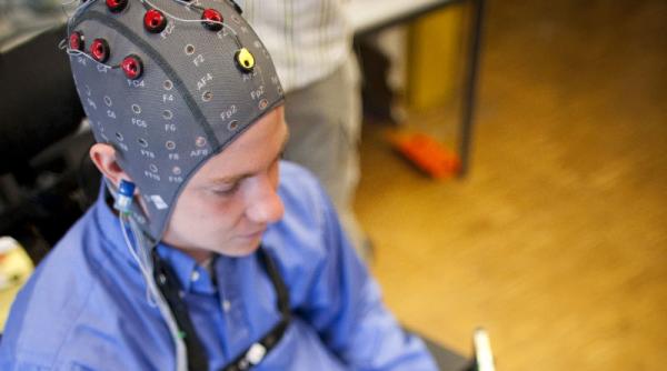 undele cerebrale pot fi traduse in cuvinte cum functioneaza masina de citit ganduri