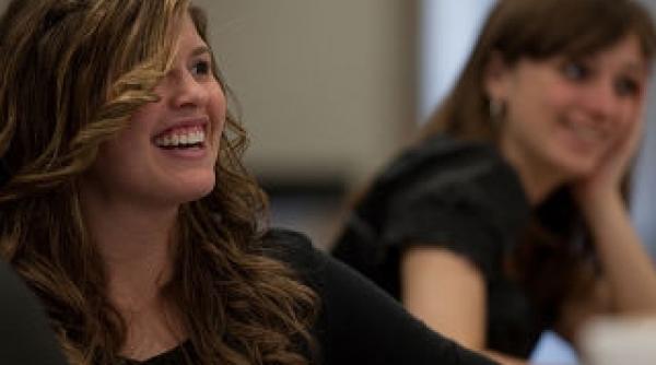 asculta perlele liceenilor americani sua si au dobandit independenta dupa razboiul coreean se invecineaza cu america de sud iar moneda euro este folosita in uruguay si utopia