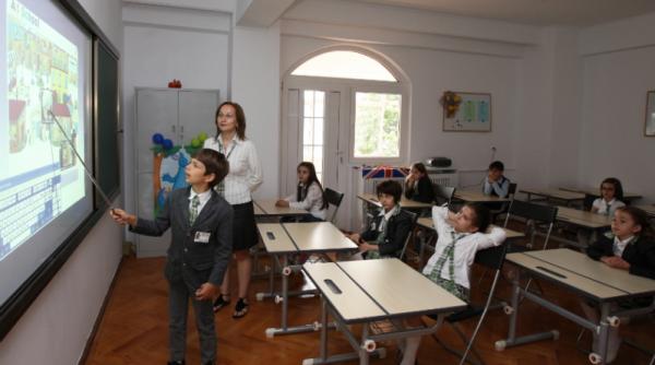 scoala arc informeaza gratuit parintii interesati de procedurile privind inscrierea copiilor in clasa i si pregatitoare