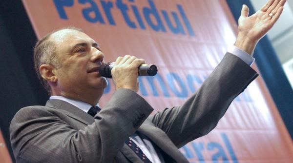 primarul craiovei si sase consilieri locali exclusi din pdl