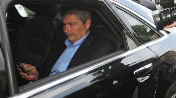 sorin ovidiu vintu condamnat la sase luni de inchisoare cu executare pentru santajarea lui sebastian ghita