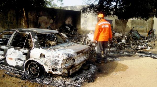 cel putin sapte persoane inclusiv trei politisti au fost ucise duminica intr un atentat care a avut loc in parcarea sediului politiei din orasul afgan kandahar anunta ministerul afgan de interne citat de afp