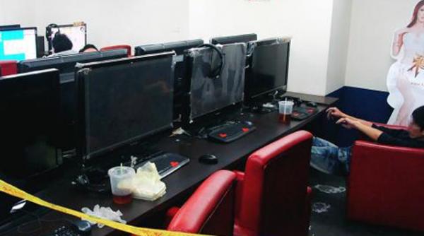 un mort in internet cafe ignorat de jucatori vezi ce juca online si cate ore au stat ceilalti jucatori alaturi de decedat
