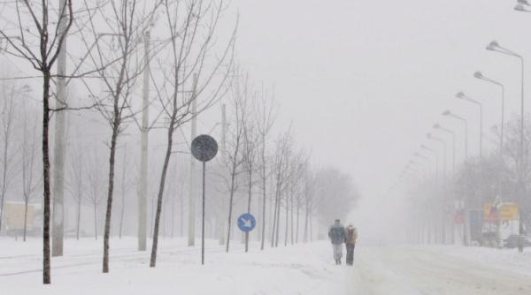 zapada a pus stapanire pe romania 47 de drumuri inchise 85 de trenuri anulate 2 667 de scoli inchise
